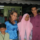 Bergambar-bersama-Azura--Ashraf